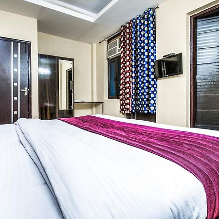 Hotel O Crosswinds Residency Indirapuram Exteriér fotografie