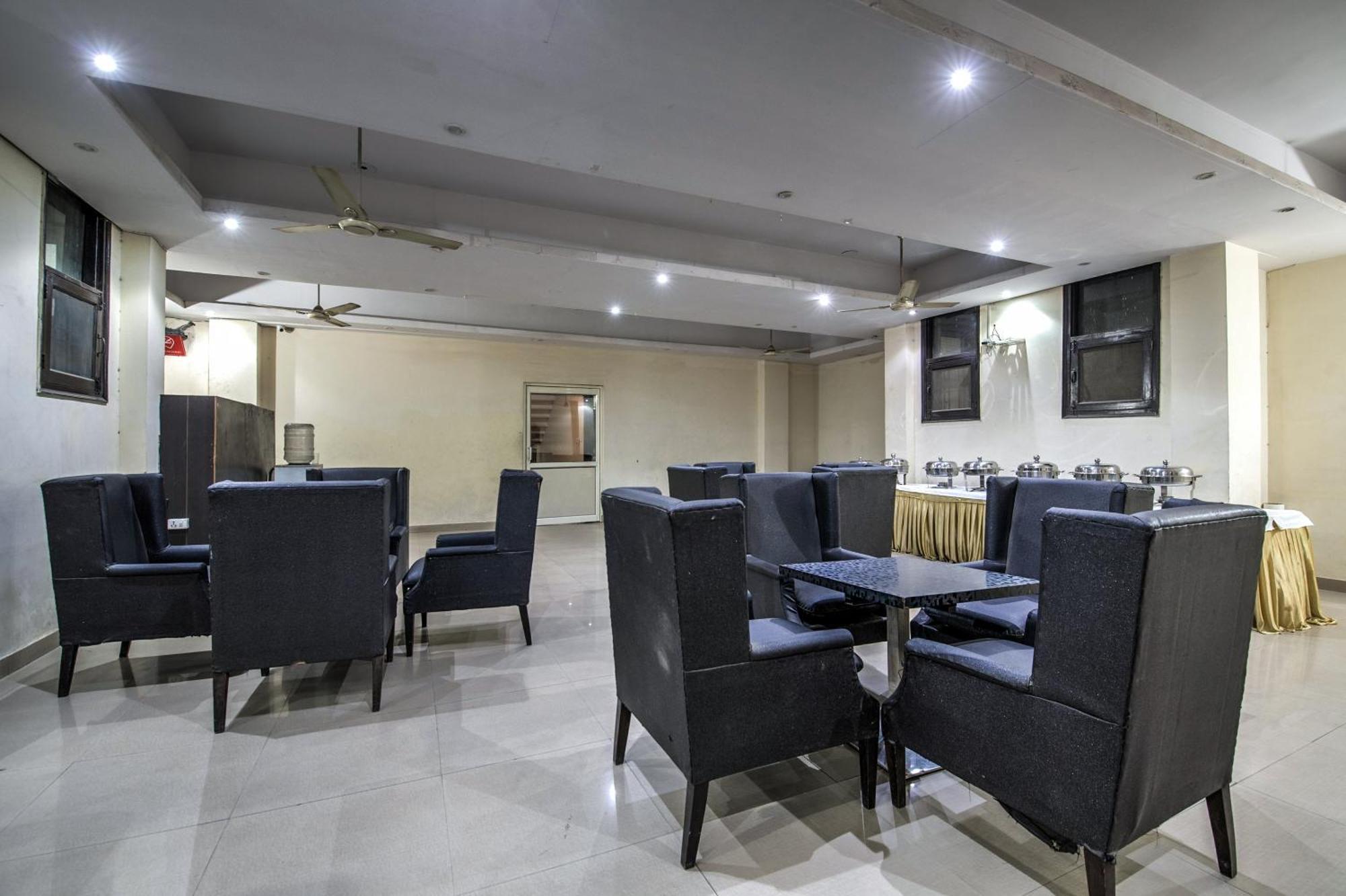 Hotel O Crosswinds Residency Indirapuram Exteriér fotografie