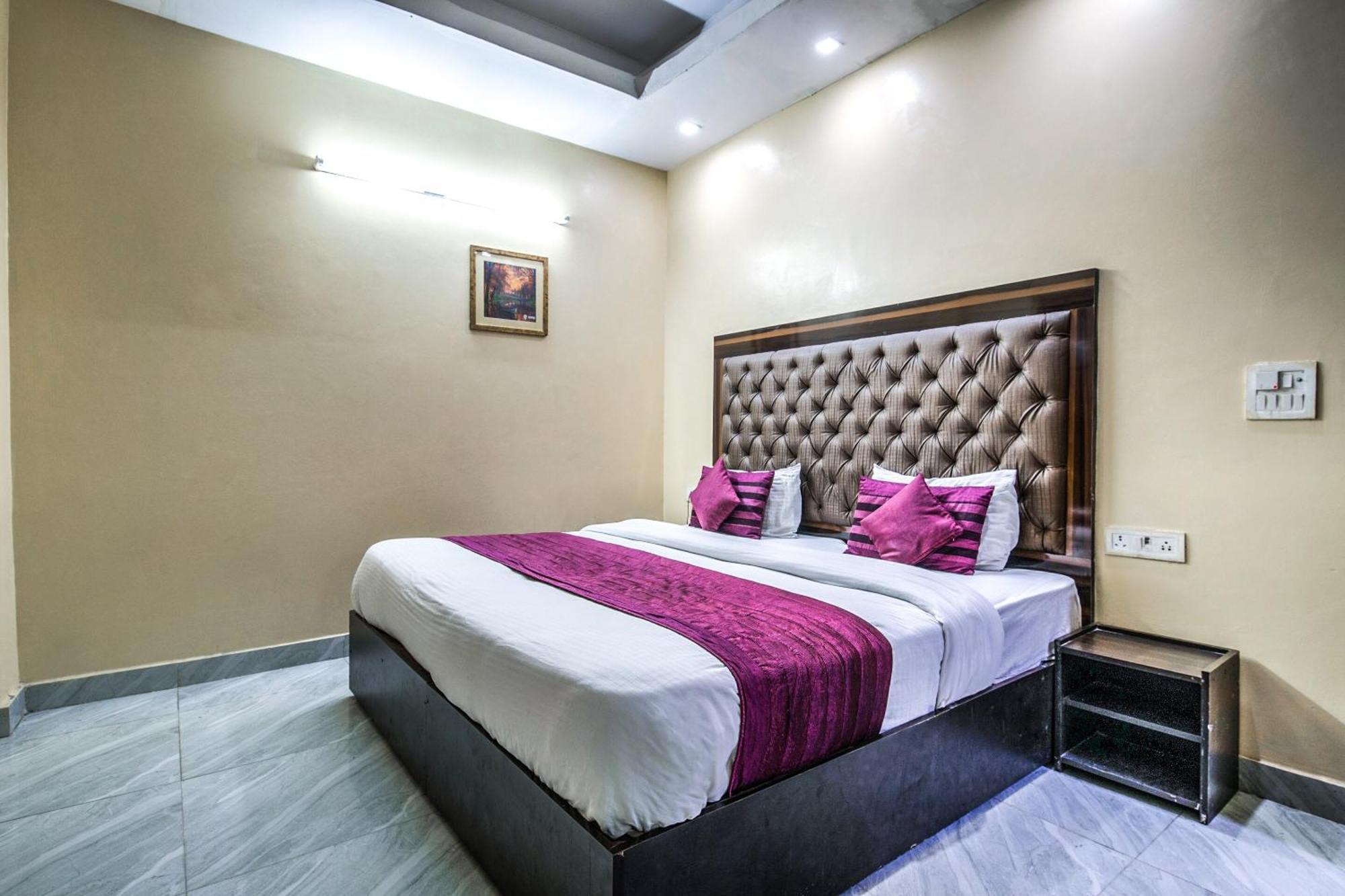 Hotel O Crosswinds Residency Indirapuram Exteriér fotografie
